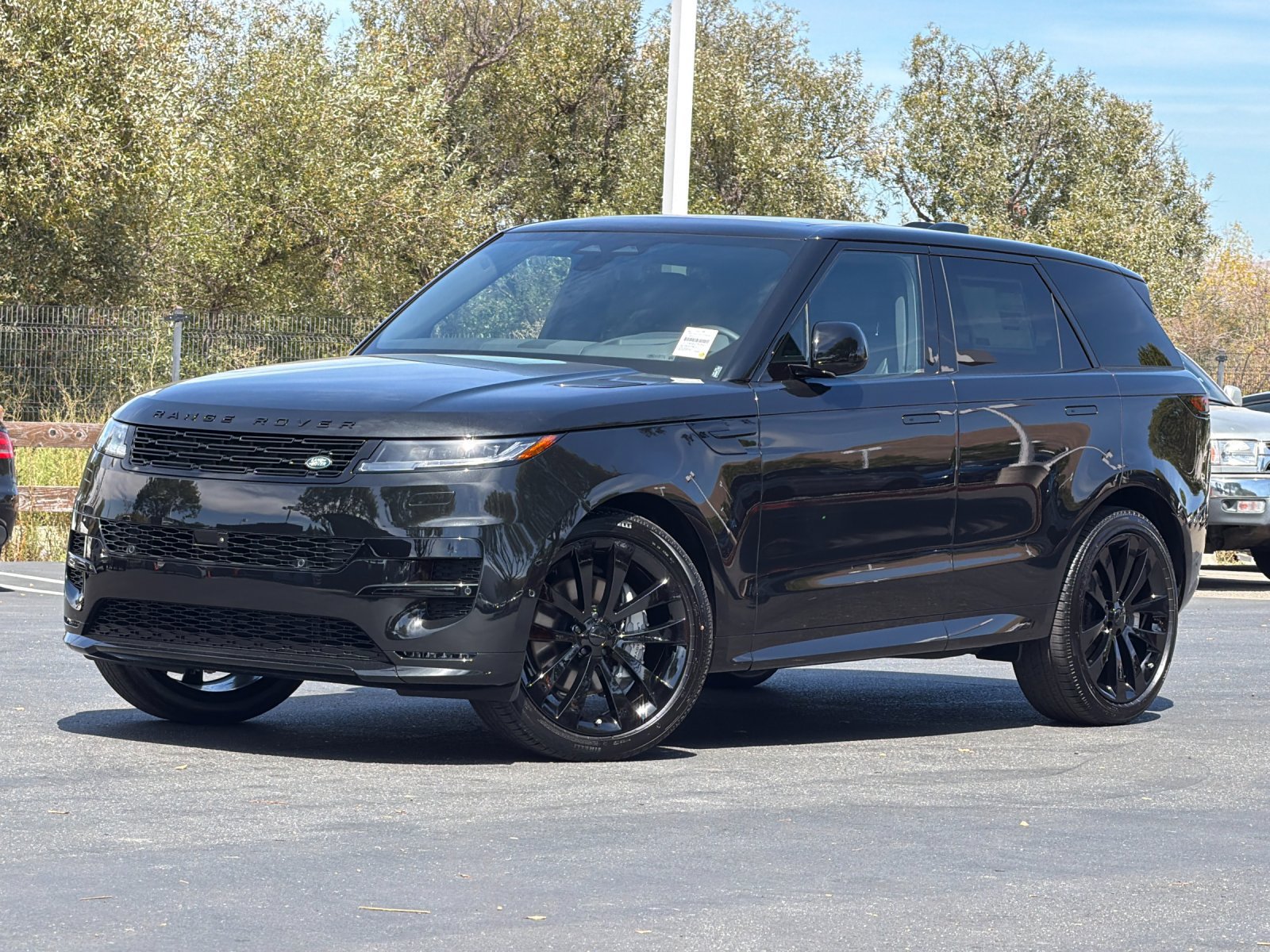New 2026 Land Rover Range Rover Sport Dynamic SE