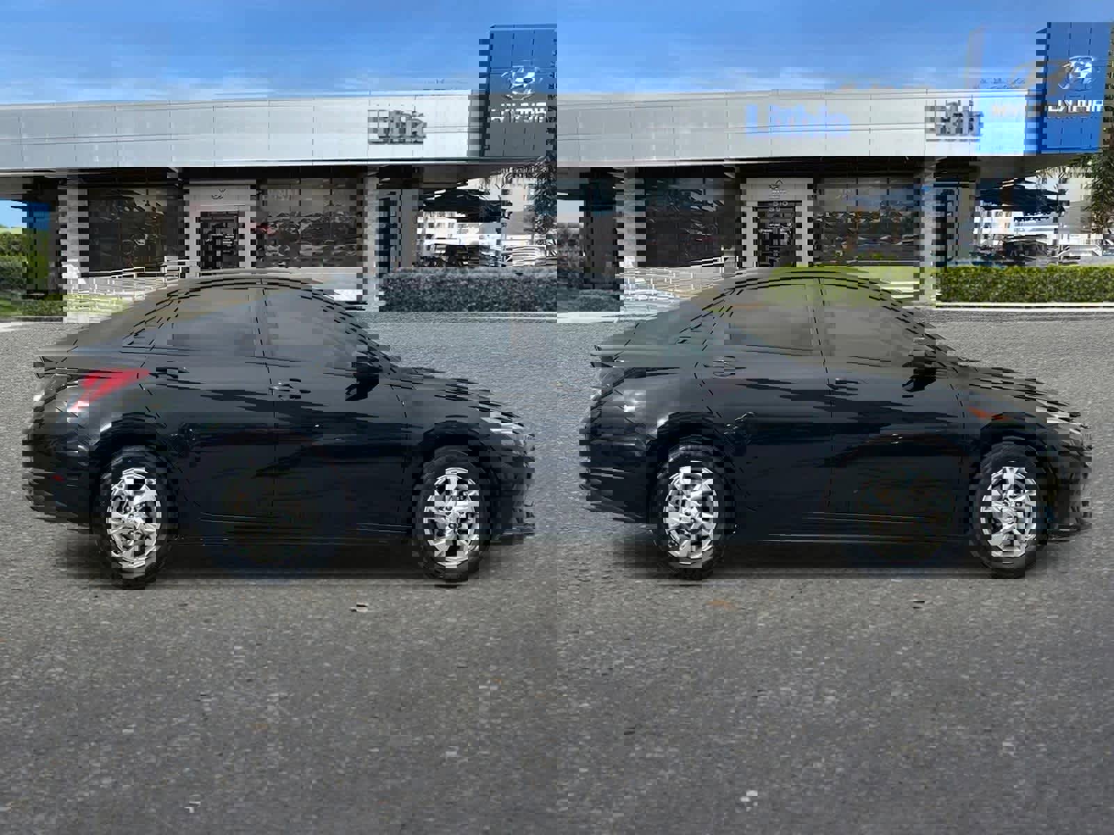 Used 2021 Hyundai Elantra SE image 9