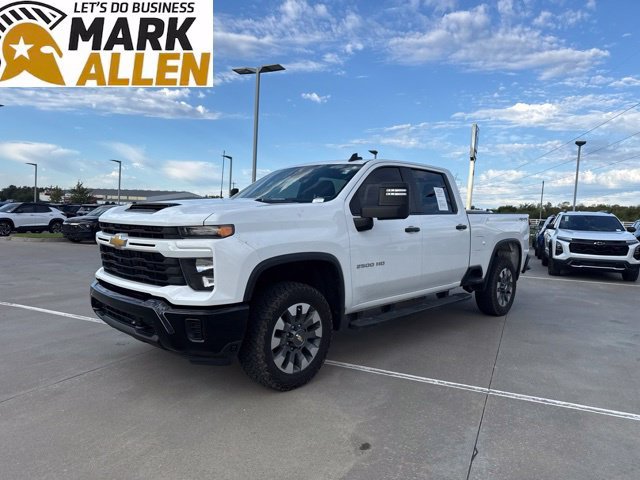 Used 2024 Chevrolet Silverado 2500 Custom w/ Custom Value Package AWD/4WD image 2