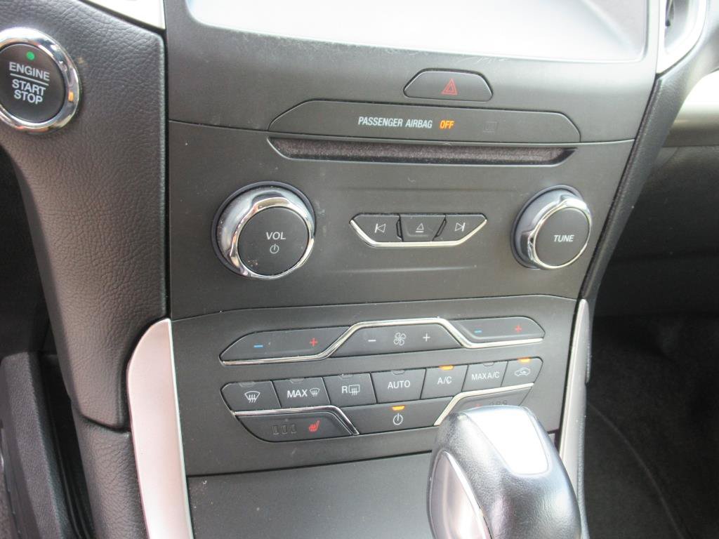Used 2018 Ford Edge SEL w/ Equipment Group 201A FWD image 26