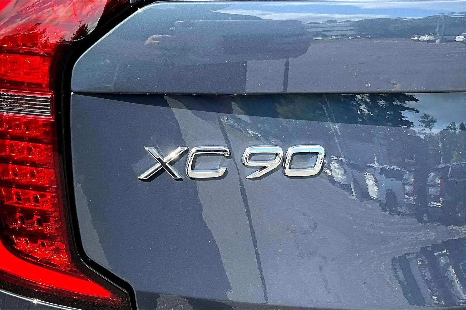 New 2026 Volvo XC90 B5 Plus w/ Protection Package Premier image 6