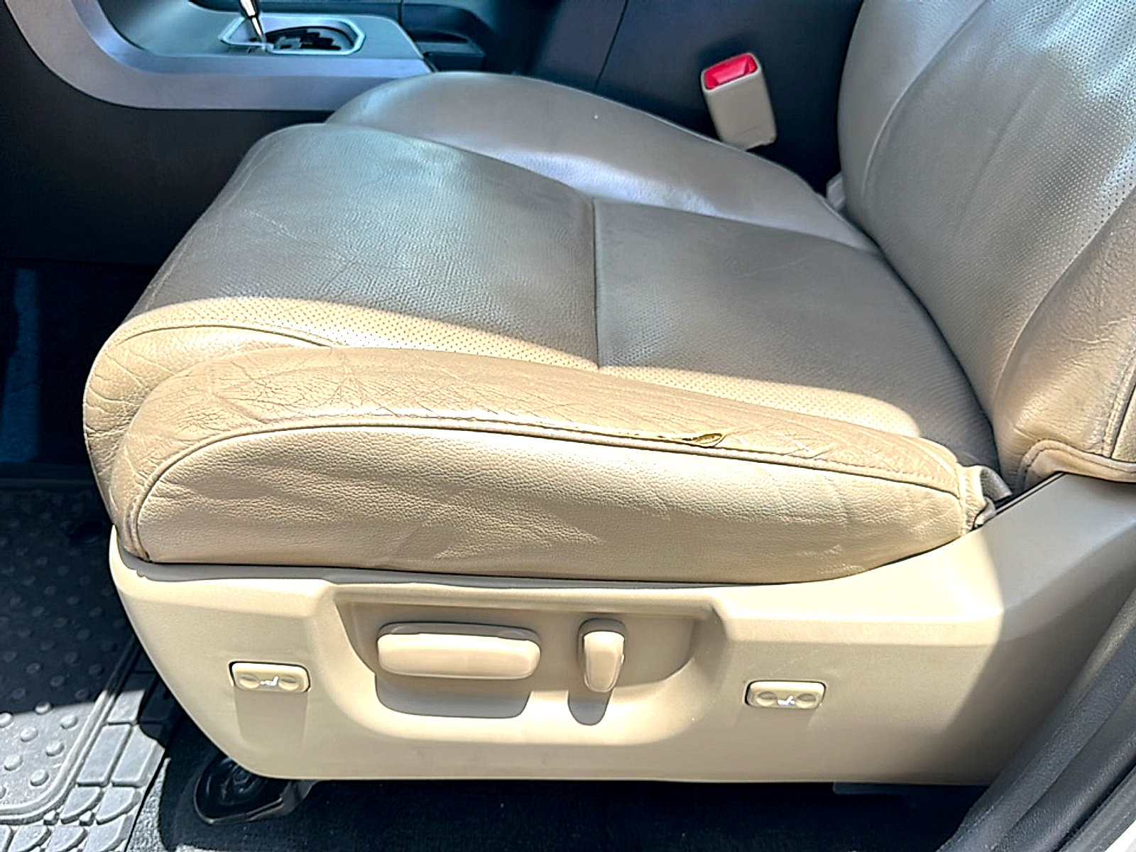 Used 2013 Toyota Sequoia Platinum RWD image 15