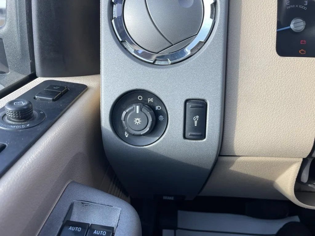 Used 2016 Ford F350 Lariat w/ Lariat Interior Package AWD/4WD image 30