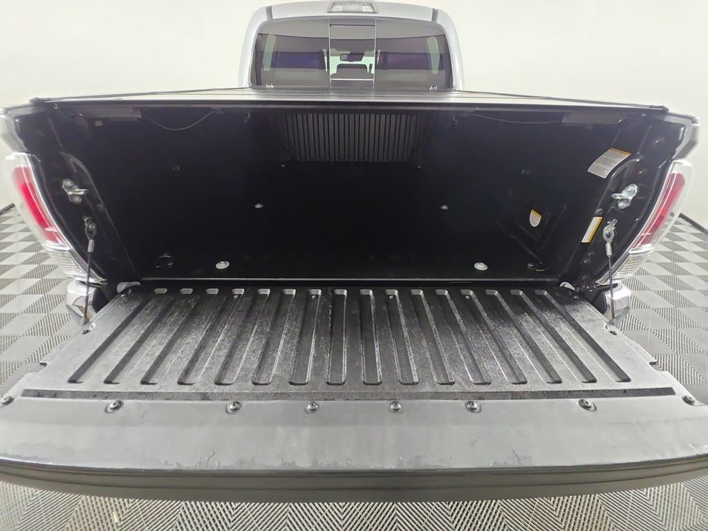 Used 2021 Toyota Tacoma TRD Off-Road image 17