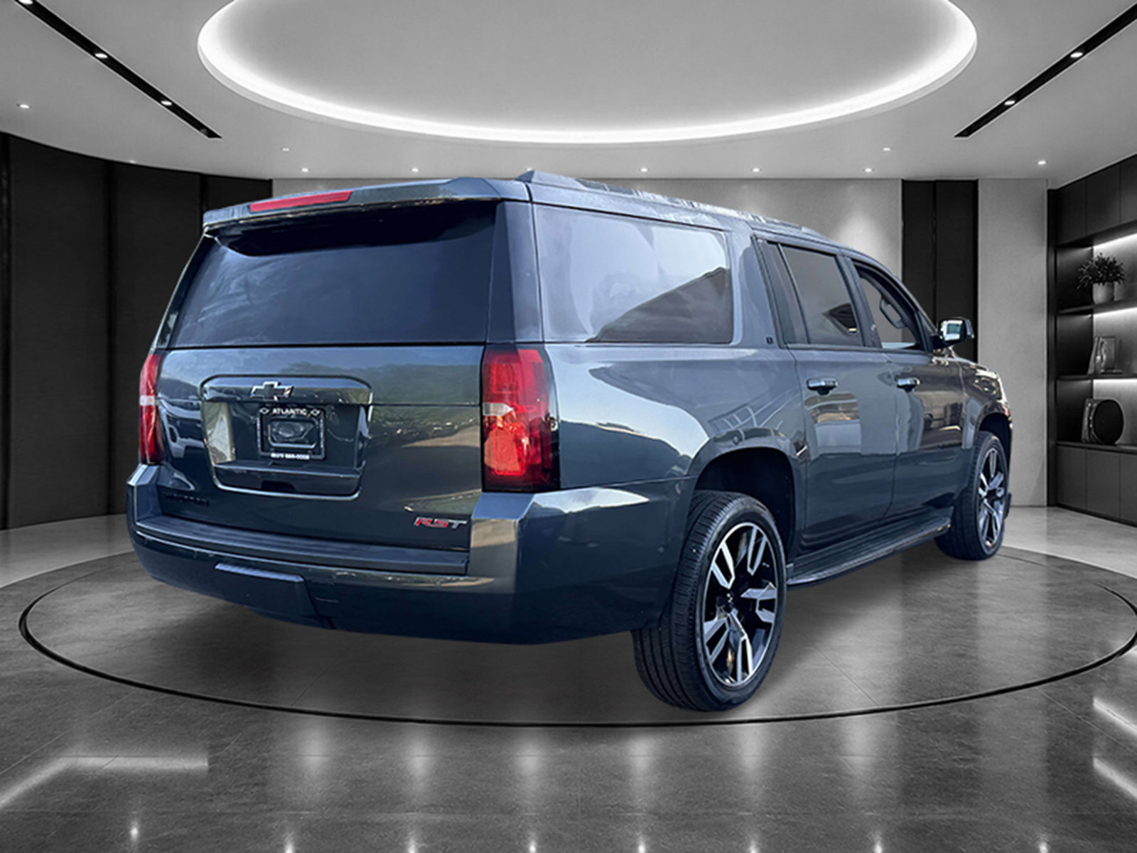Used 2020 Chevrolet Suburban LT w/ RST Edition AWD/4WD image 5
