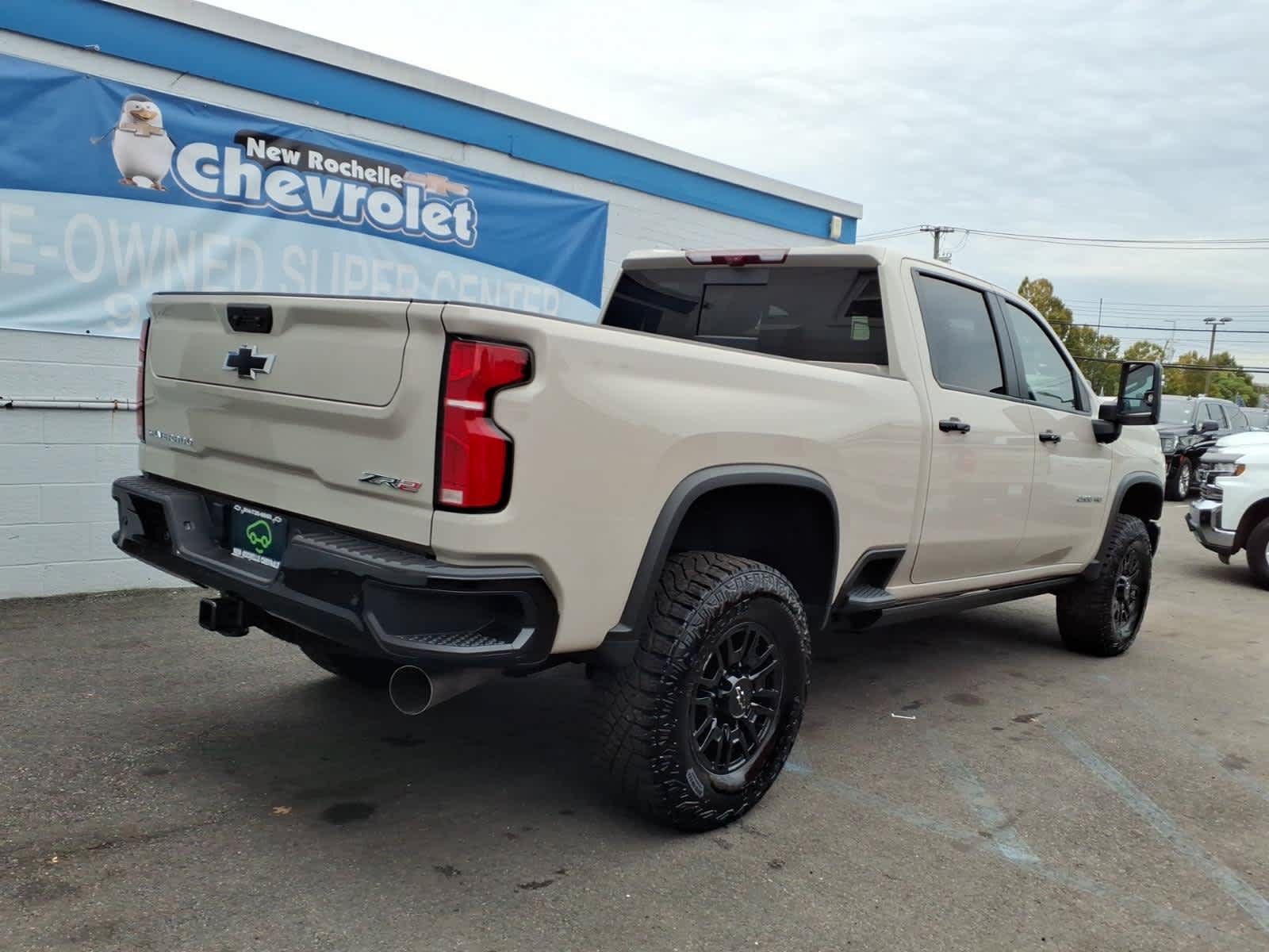 Used 2026 Chevrolet Silverado 2500 ZR2 AWD/4WD image 6