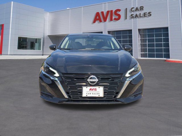 Used 2025 Nissan Altima 2.5 SV FWD image 2