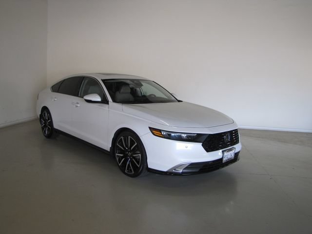 Certified 2025 Honda Accord Touring image 3