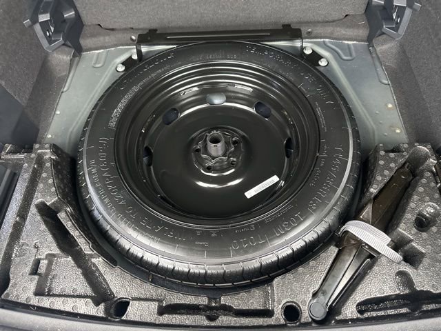 Used 2022 Volkswagen Tiguan SE image 28