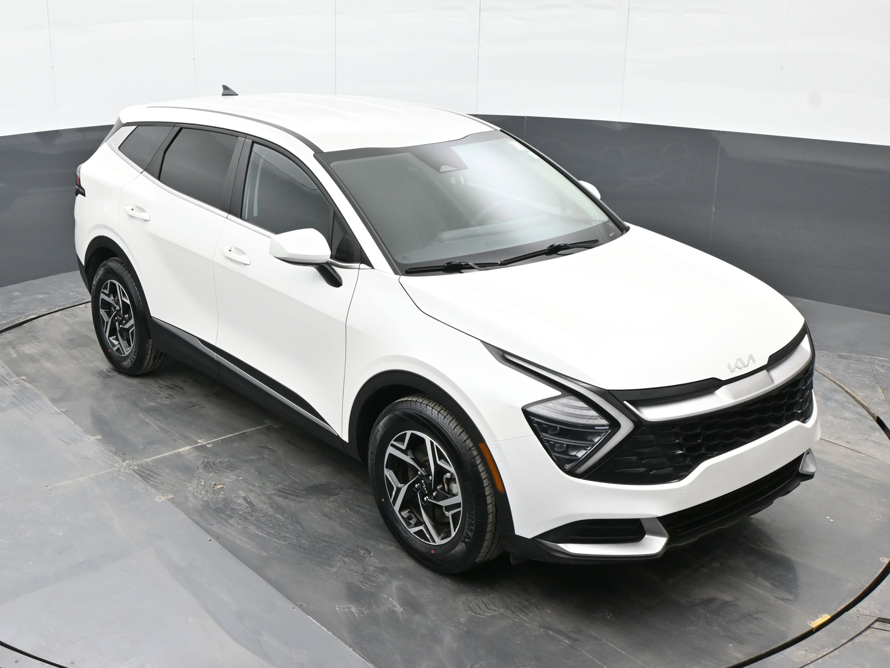 Used 2024 Kia Sportage LX image 29