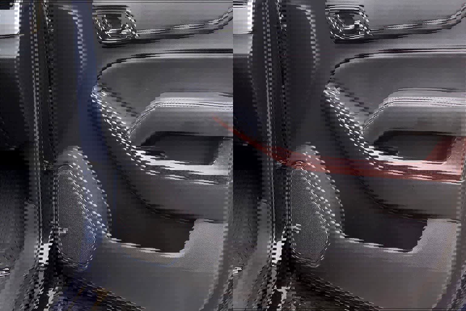 Used 2018 GMC Yukon XL SLT w/ Open Road Package image 27