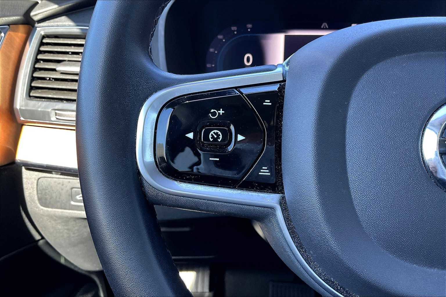 Used 2023 Volvo XC90 T8 Core image 21