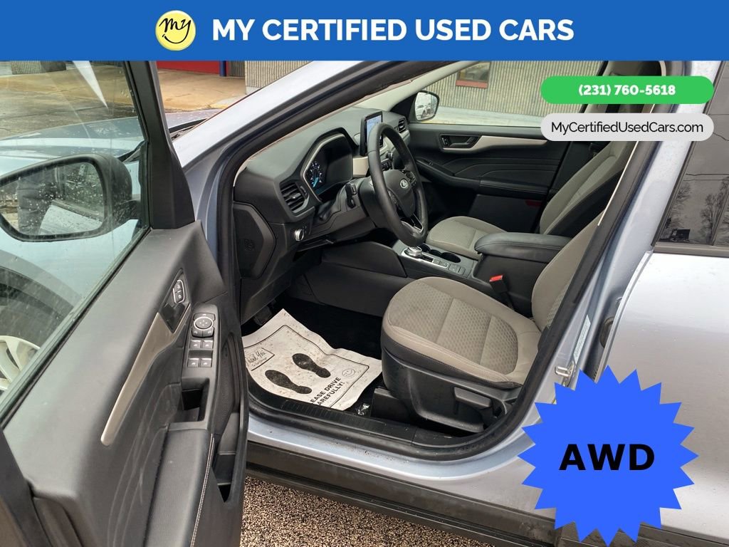 Used 2022 Ford Escape SE w/ Cold Weather Package image 9