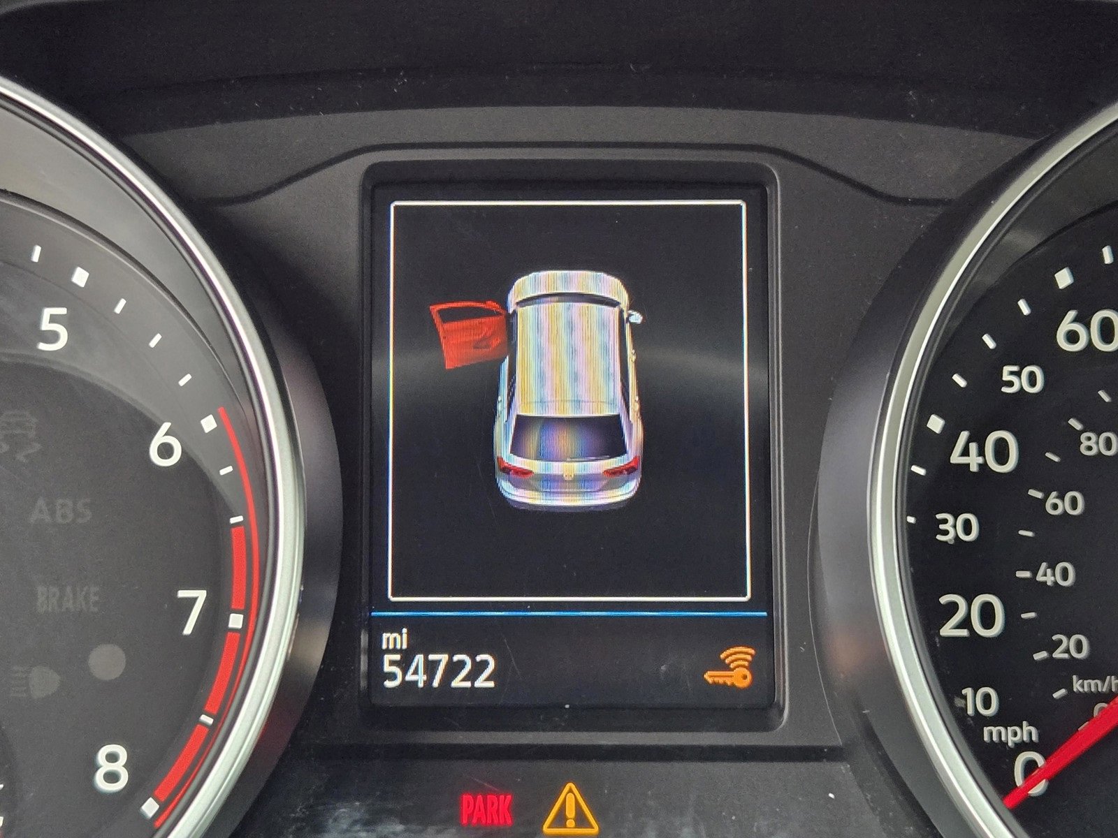 Used 2020 Volkswagen Tiguan SE w/ Panoramic Sunroof Package image 20