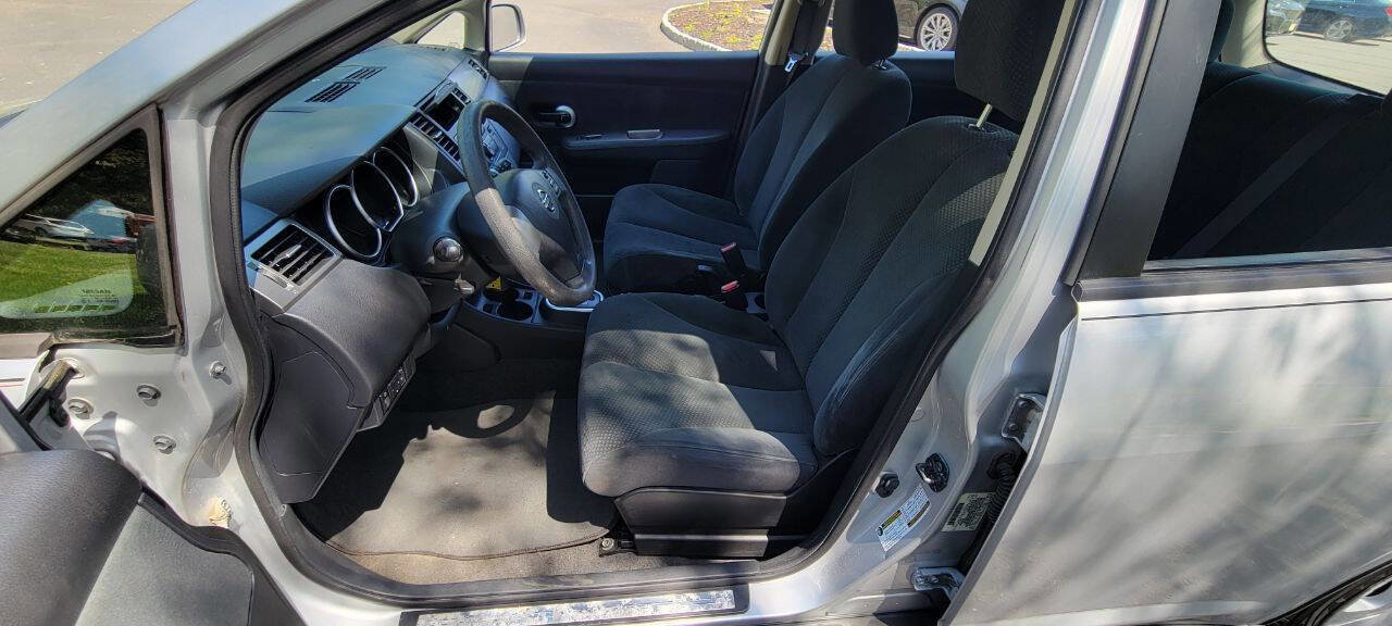 Used 2011 Nissan Versa 1.8 S w/ Plus Pkg FWD image 10