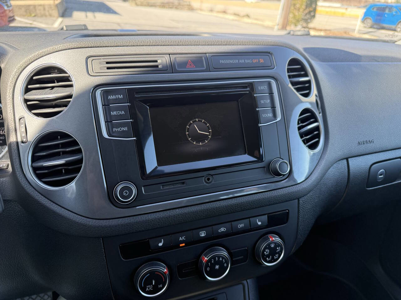 Used 2016 Volkswagen Tiguan S image 27