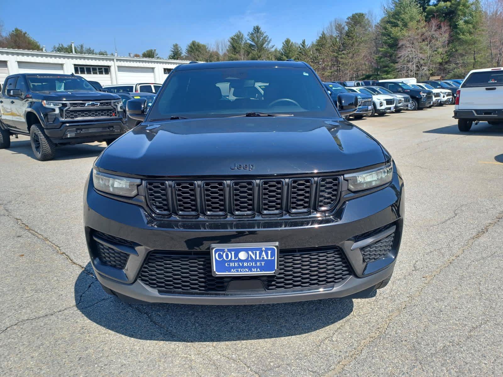 Used 2023 Jeep Grand Cherokee Altitude AWD/4WD image 23