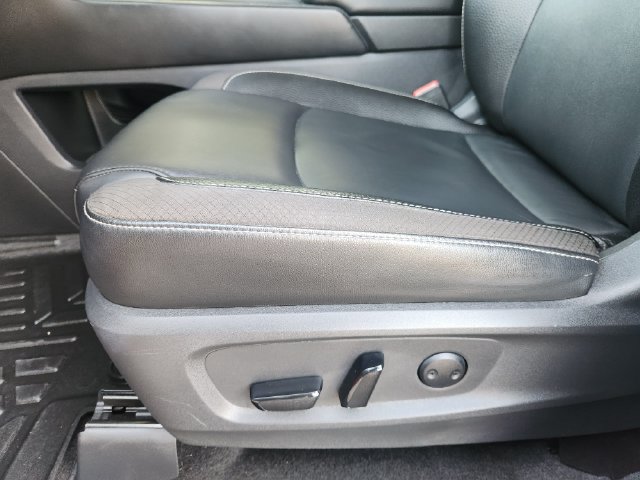 Used 2022 Nissan Pathfinder SL FWD image 22