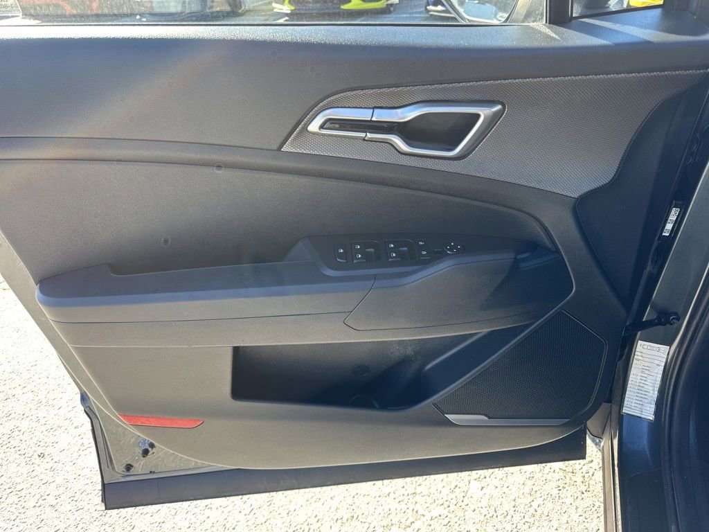 Used 2024 Kia Sportage LX image 21