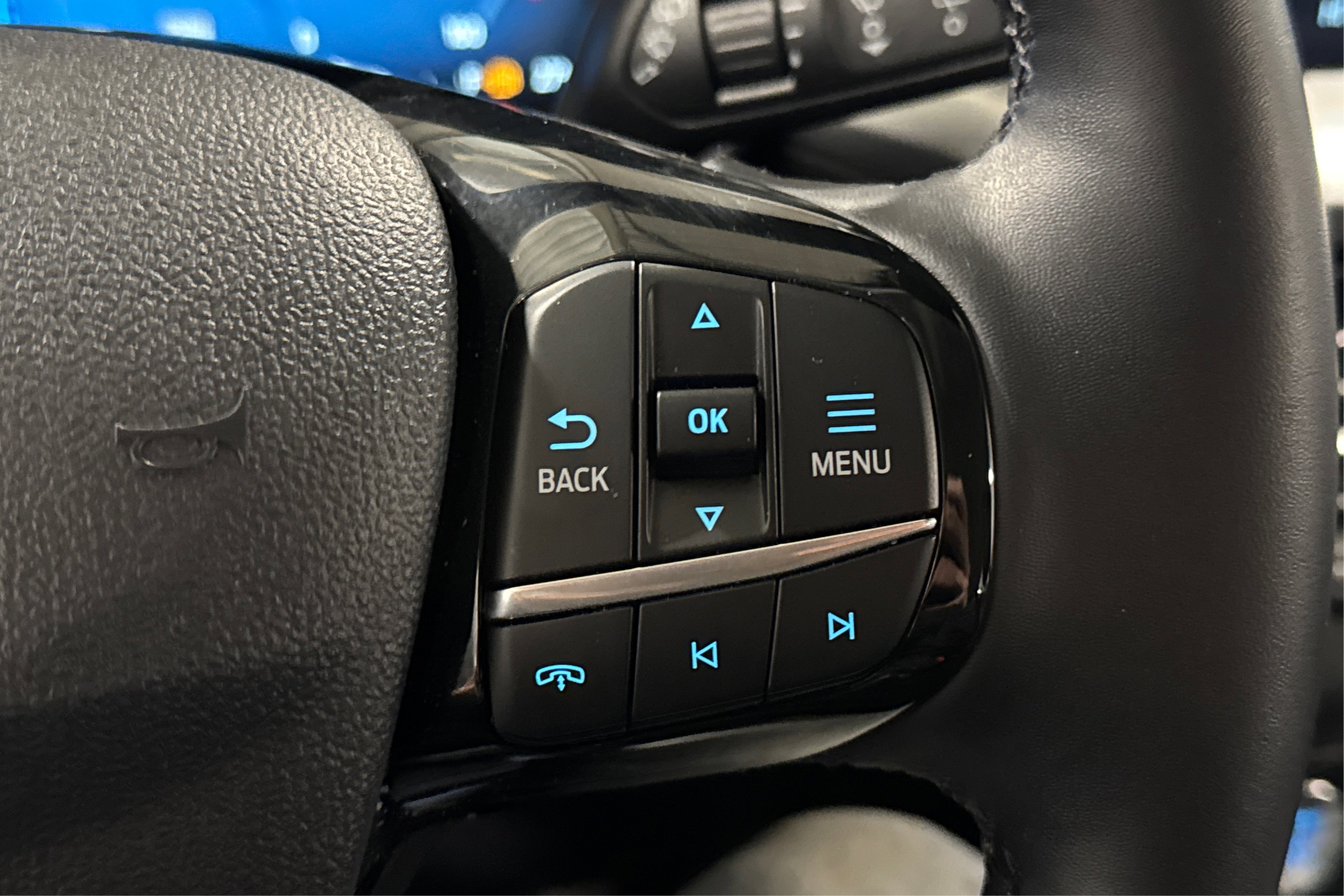 Used 2025 Ford Escape Platinum AWD/4WD image 25