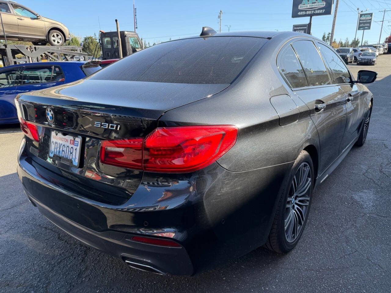 Used 2018 BMW 530i w/ M Sport Package image 3