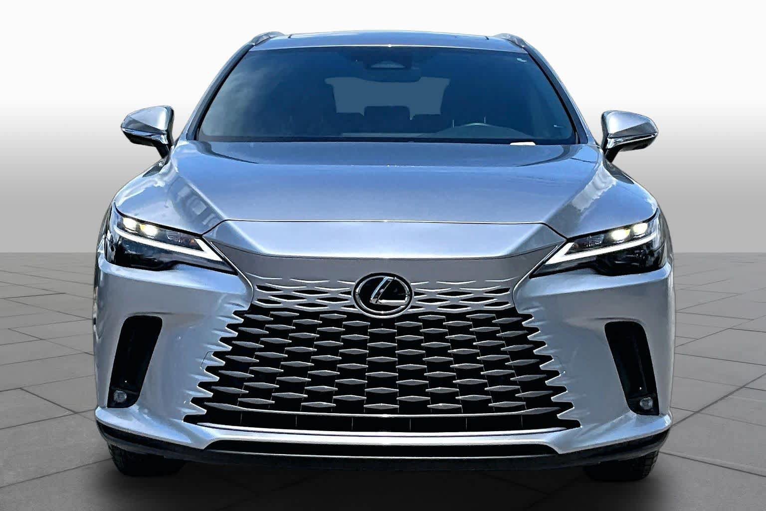 Used 2025 Lexus RX 350 Premium w/ Accessory Package (Z1) FWD image 4