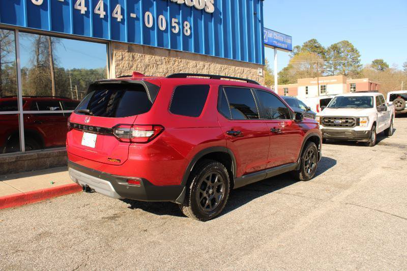 Used 2025 Honda Pilot TrailSport image 4