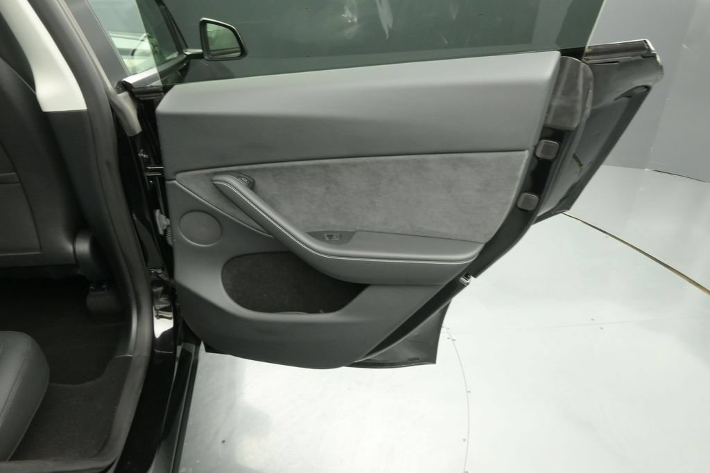 Used 2024 Tesla Model Y Performance AWD/4WD image 22