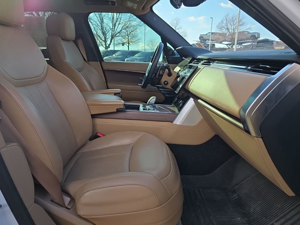 Used 2023 Land Rover Range Rover SE image 23