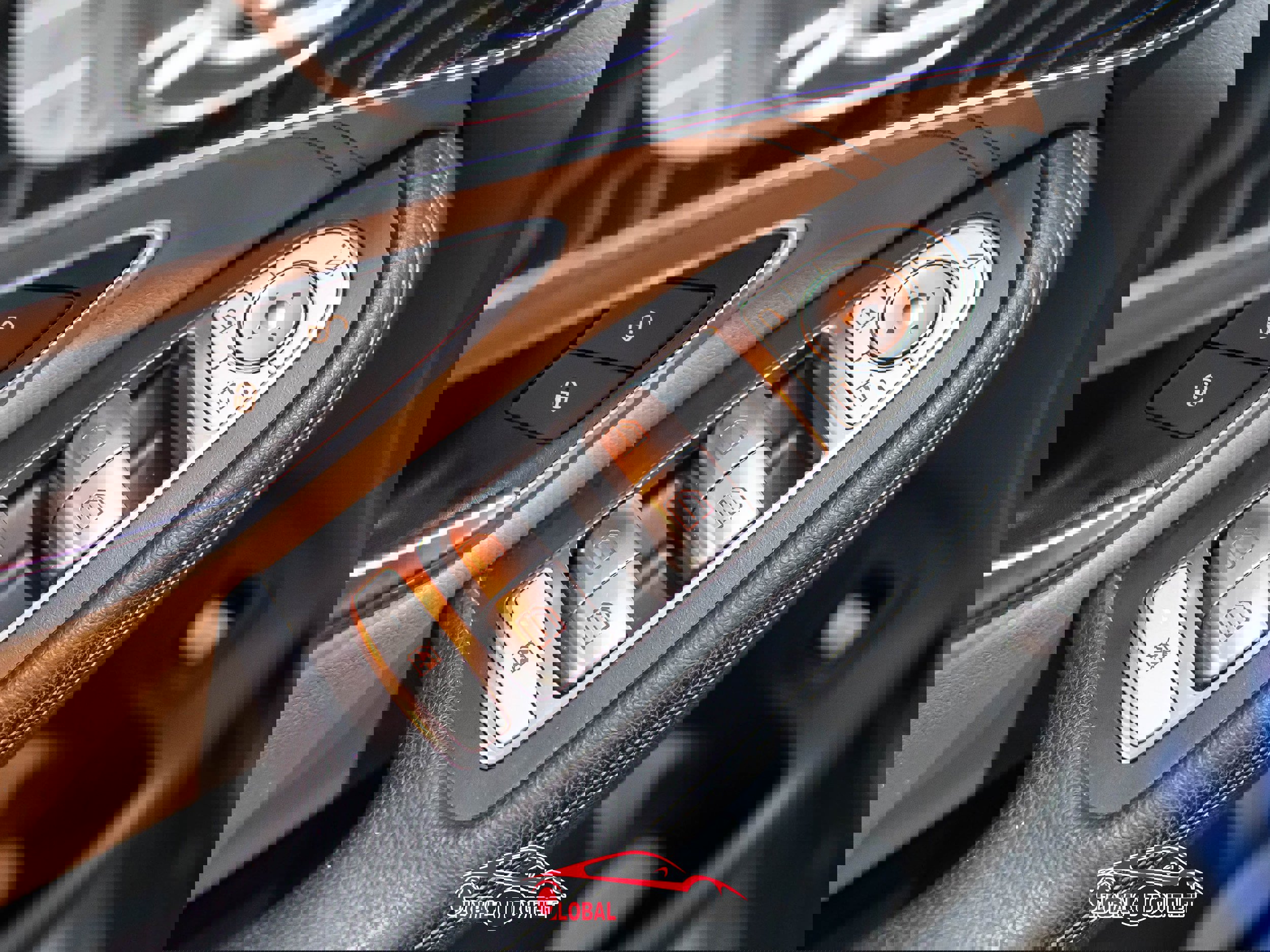 Used 2018 Mercedes-Benz GLC 300 4MATIC w/ Multimedia Package image 39