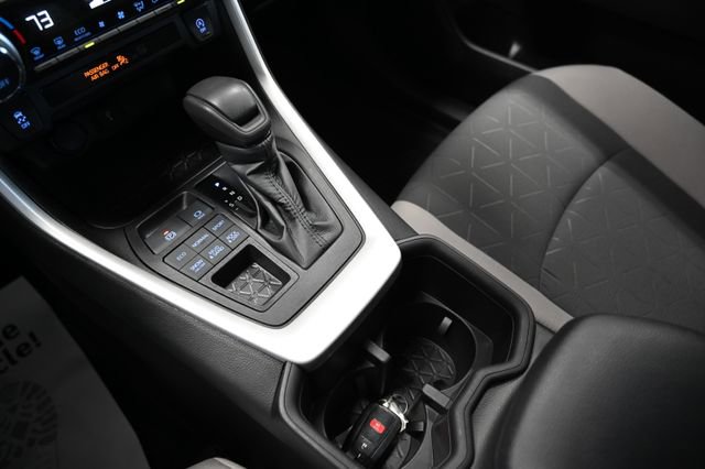 Used 2022 Toyota RAV4 XLE image 19