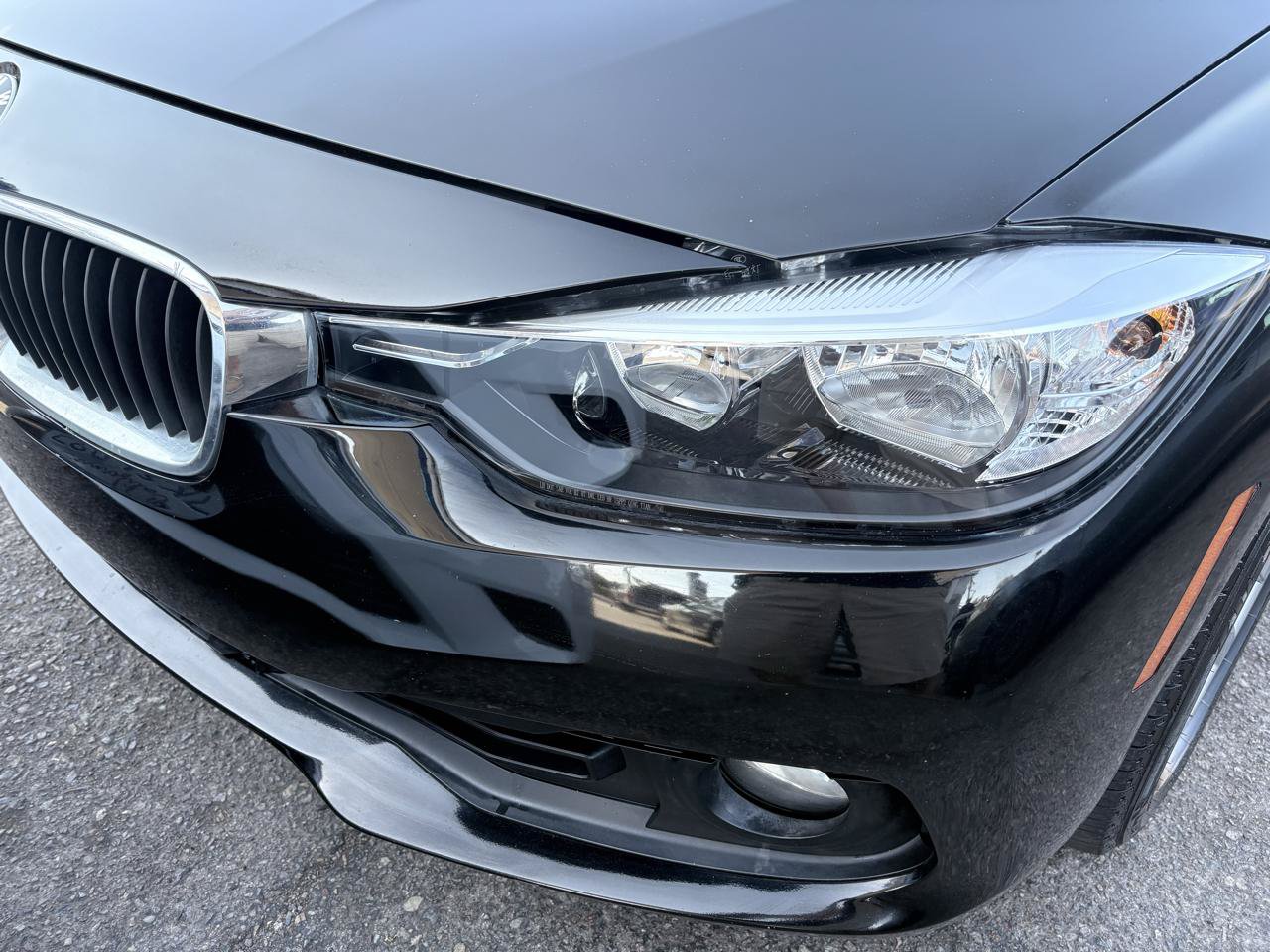Used 2016 BMW 320i Sedan RWD image 9