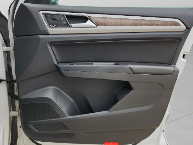 Used 2018 Volkswagen Atlas SEL Premium AWD/4WD image 32