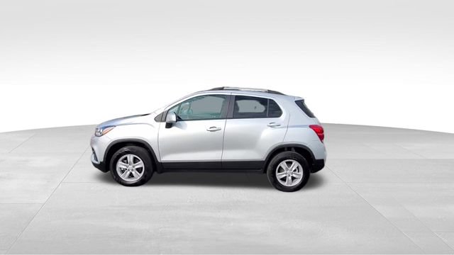 Used 2022 Chevrolet Trax LT w/ LT Convenience Package image 5