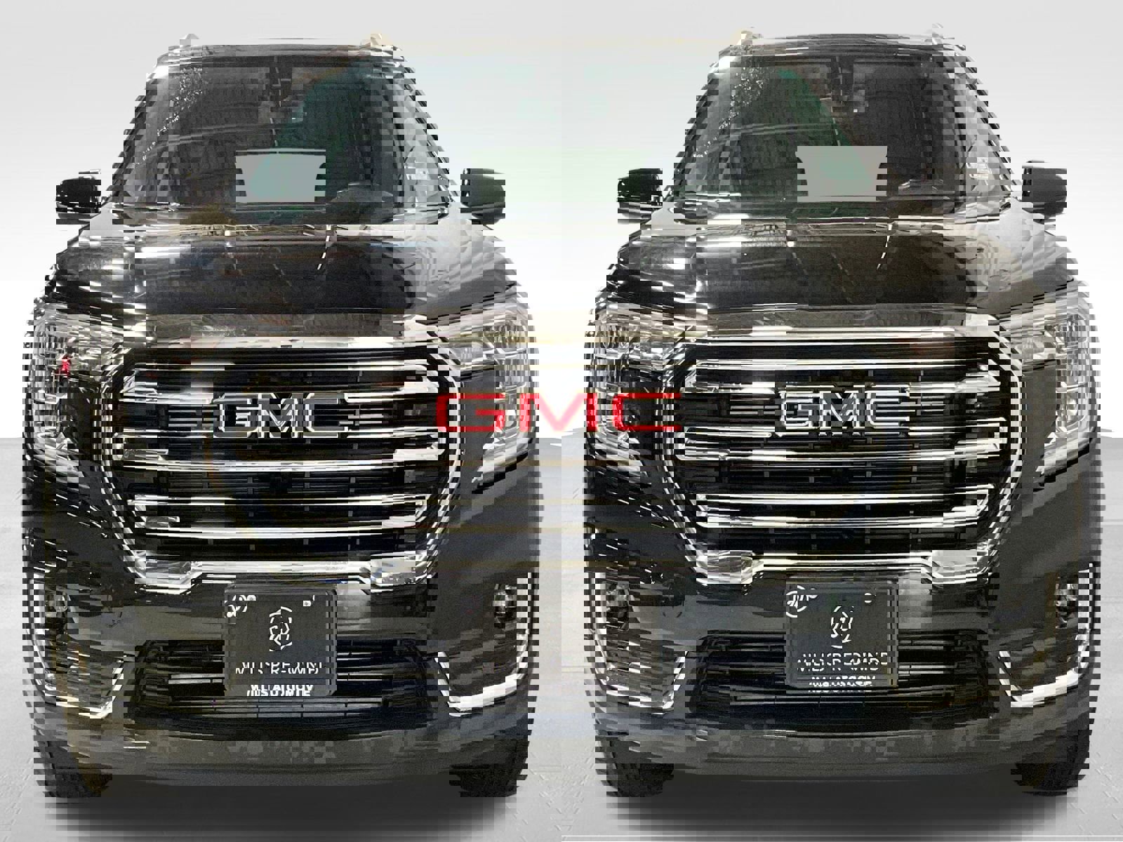 Used 2024 GMC Terrain SLT image 2