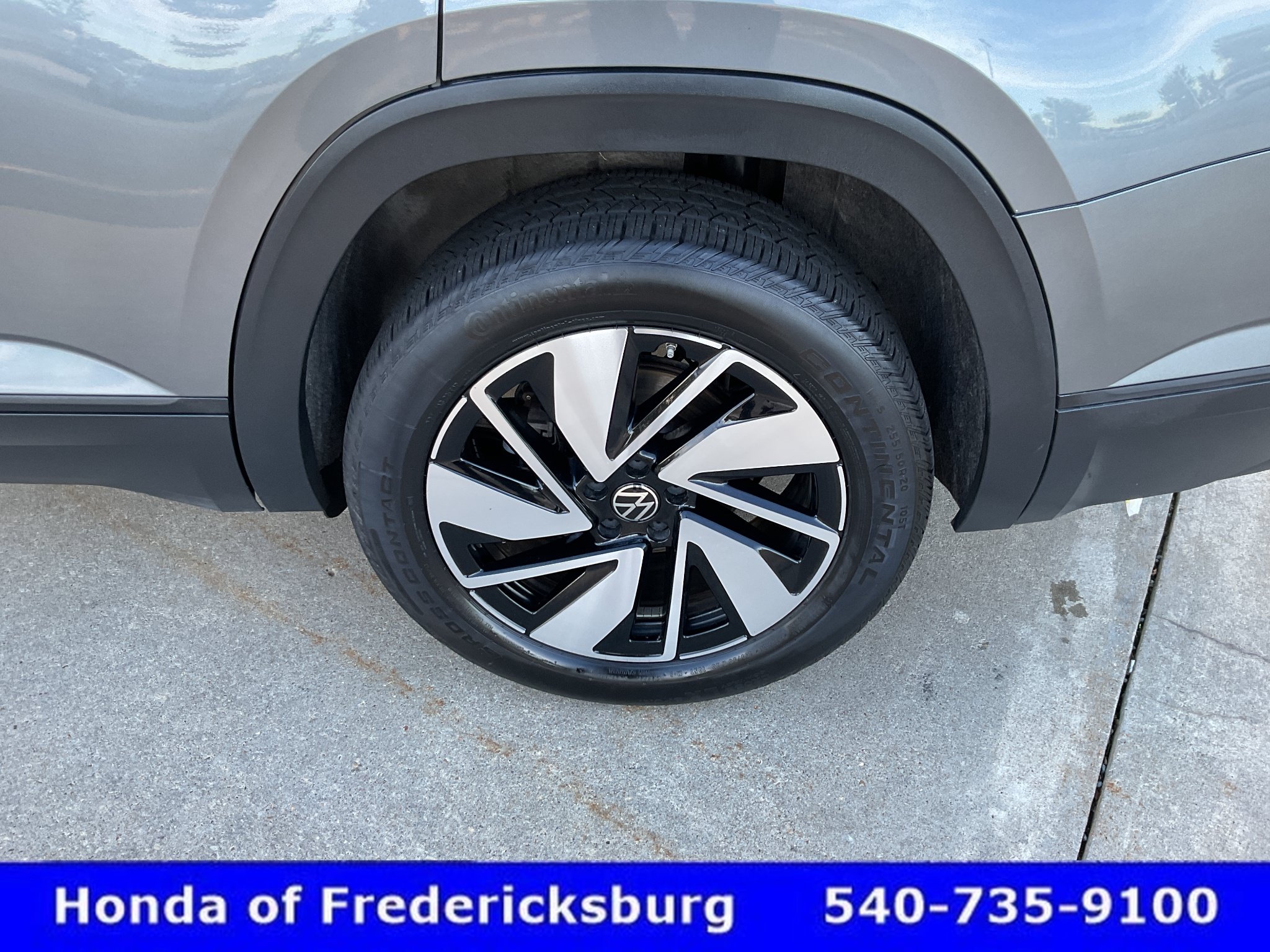 Used 2025 Volkswagen Atlas SE AWD/4WD image 11