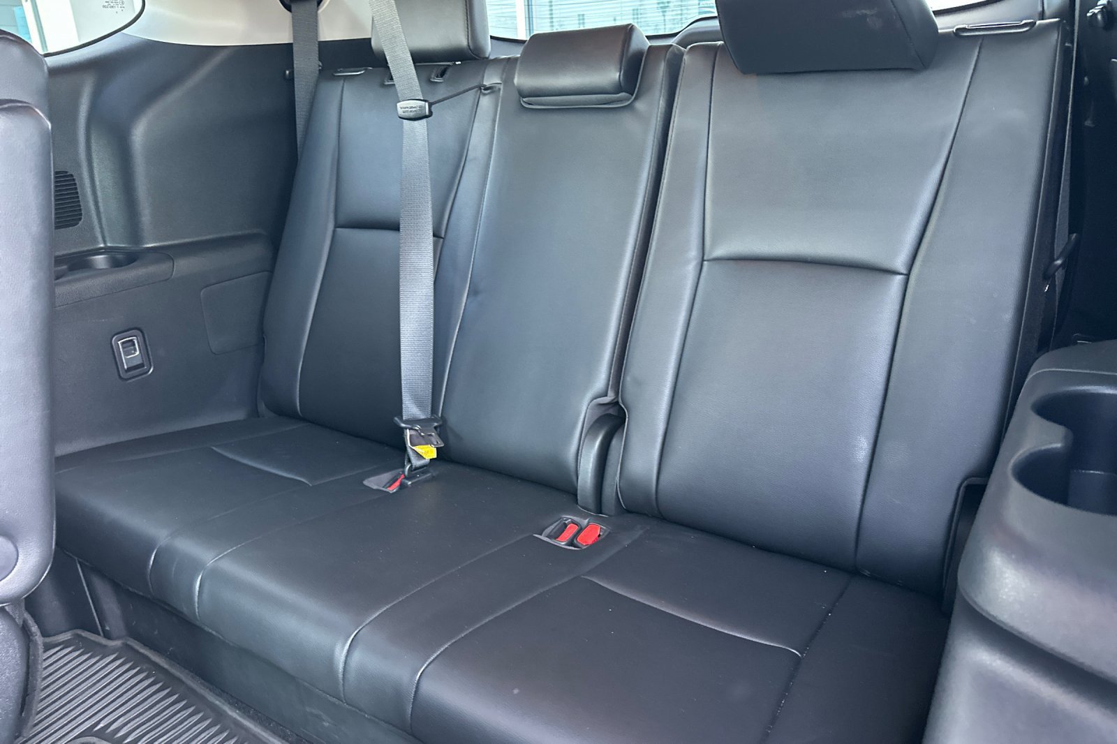 Used 2023 Toyota Highlander XLE image 15