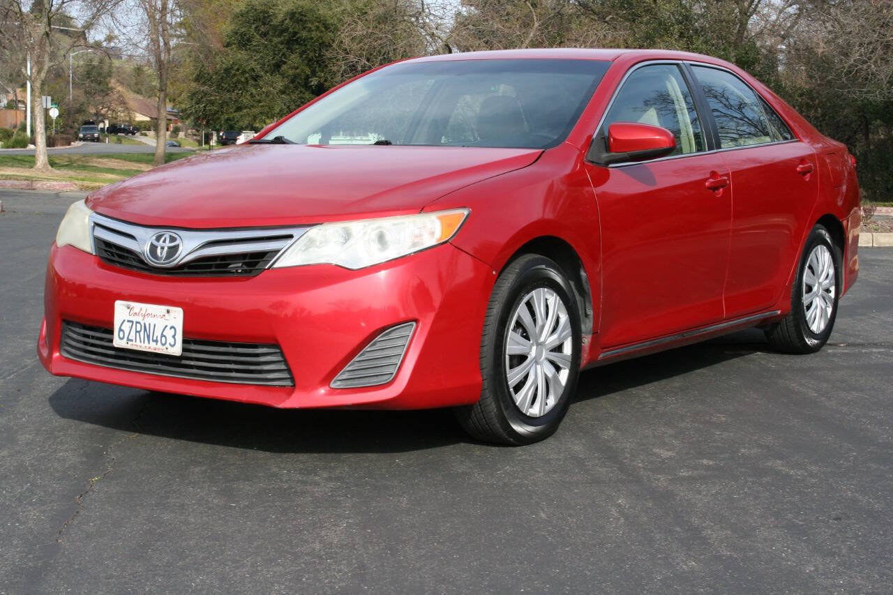 Used 2012 Toyota Camry LE w/ Preferred Accessory Pkg FWD image 4