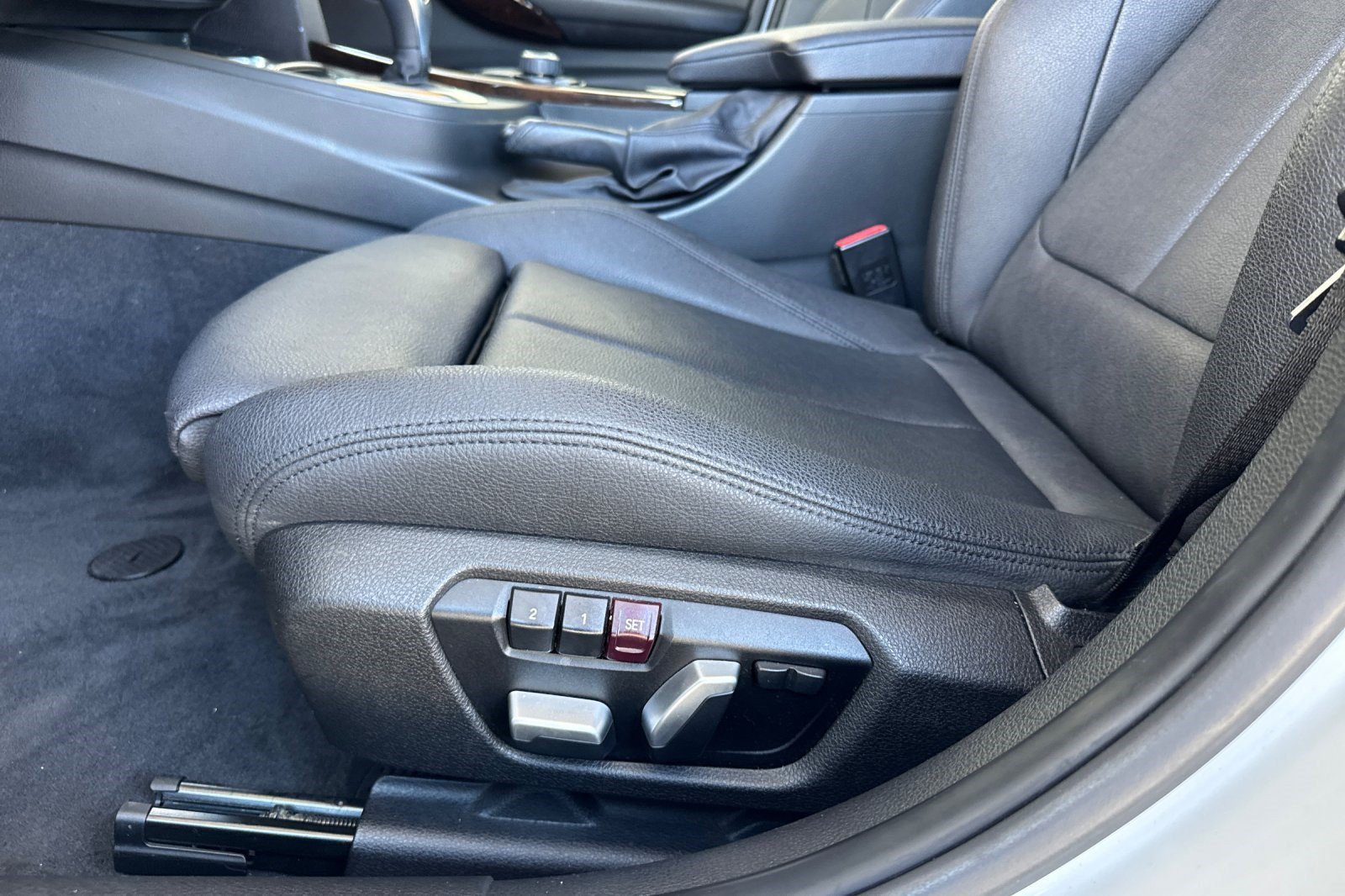 Used 2018 BMW 330i Sedan RWD image 14