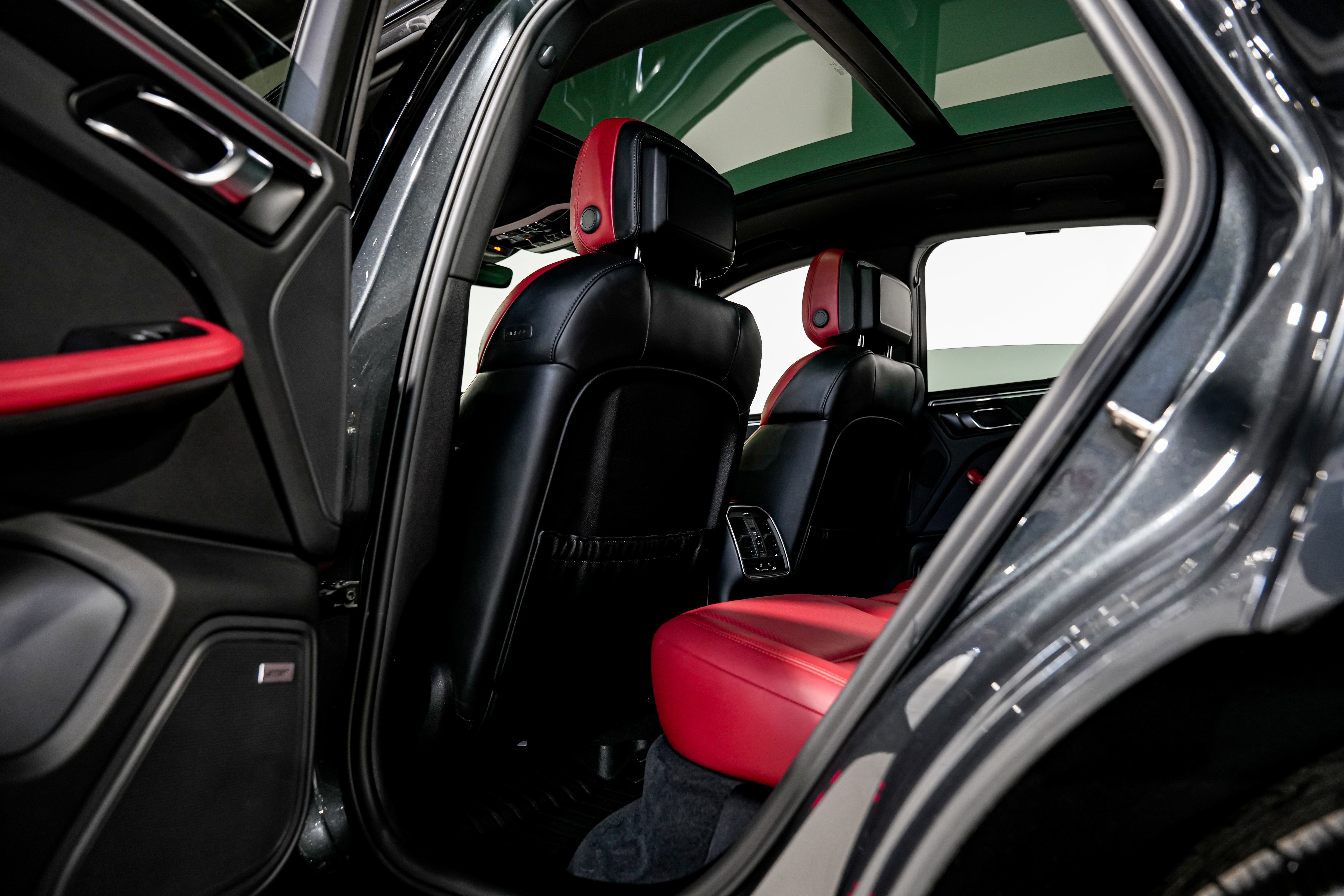 Used 2021 Porsche Macan GTS image 34