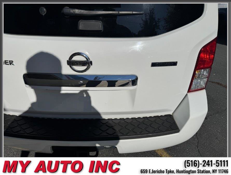 Used 2011 Nissan Pathfinder Silver AWD/4WD image 36