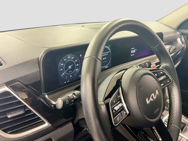 Certified 2024 Kia Seltos S image 9