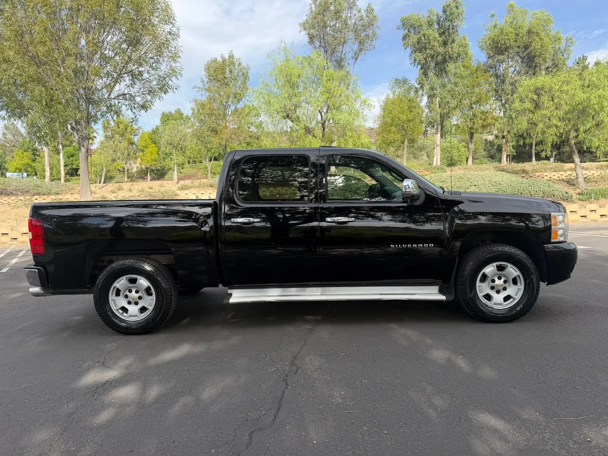 Used 2011 Chevrolet Silverado 1500 LTZ w/ Max Trailering Pack AWD/4WD image 6