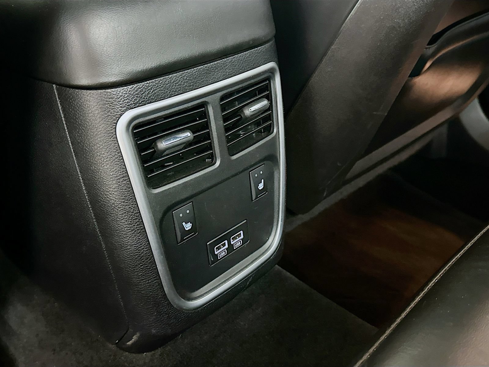 Used 2015 Dodge Charger SXT w/ AWD Plus Group image 31