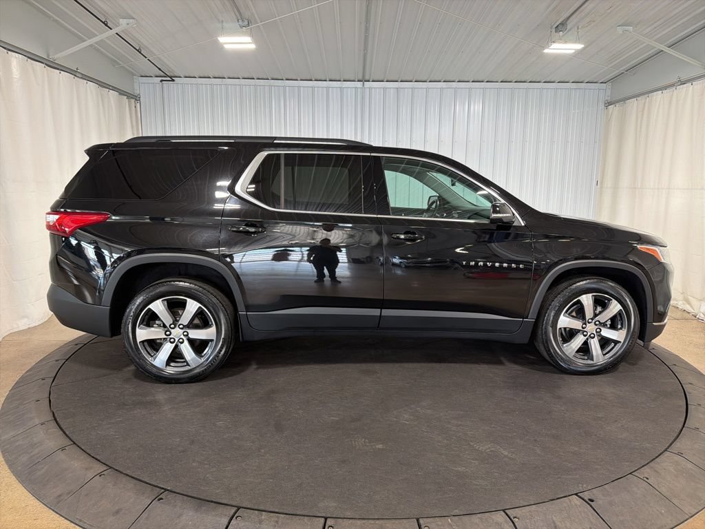 Certified 2021 Chevrolet Traverse LT w/ LT Premium Package AWD/4WD image 10