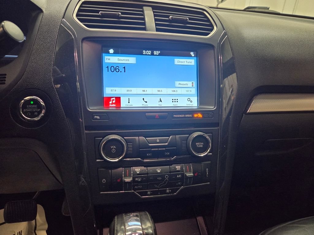 Used 2018 Ford Explorer XLT w/ Equipment Group 202A AWD/4WD image 16