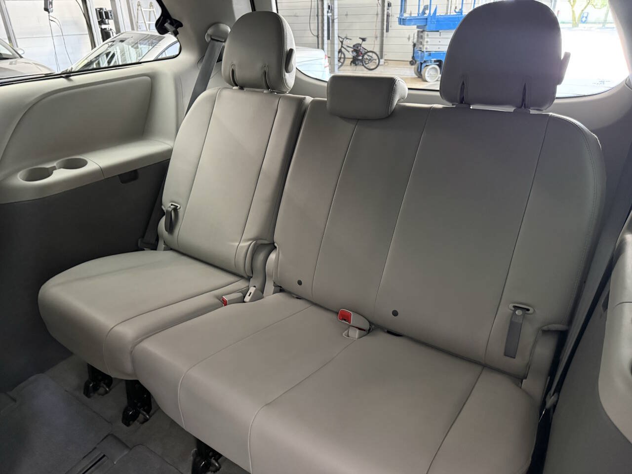Used 2014 Toyota Sienna XLE AWD/4WD image 30