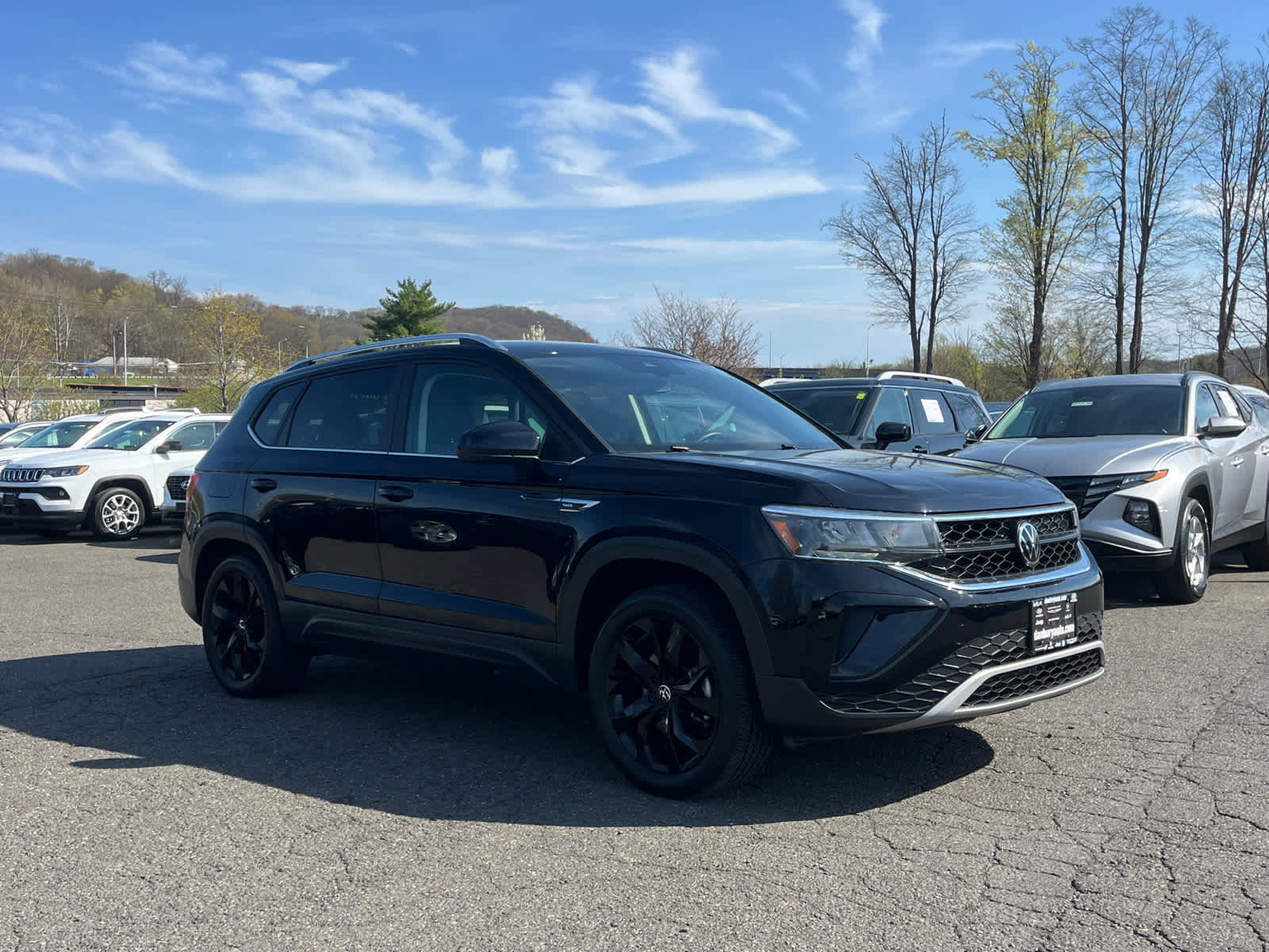 Used 2023 Volkswagen Taos SE w/ Black Wheel Package AWD/4WD image 1