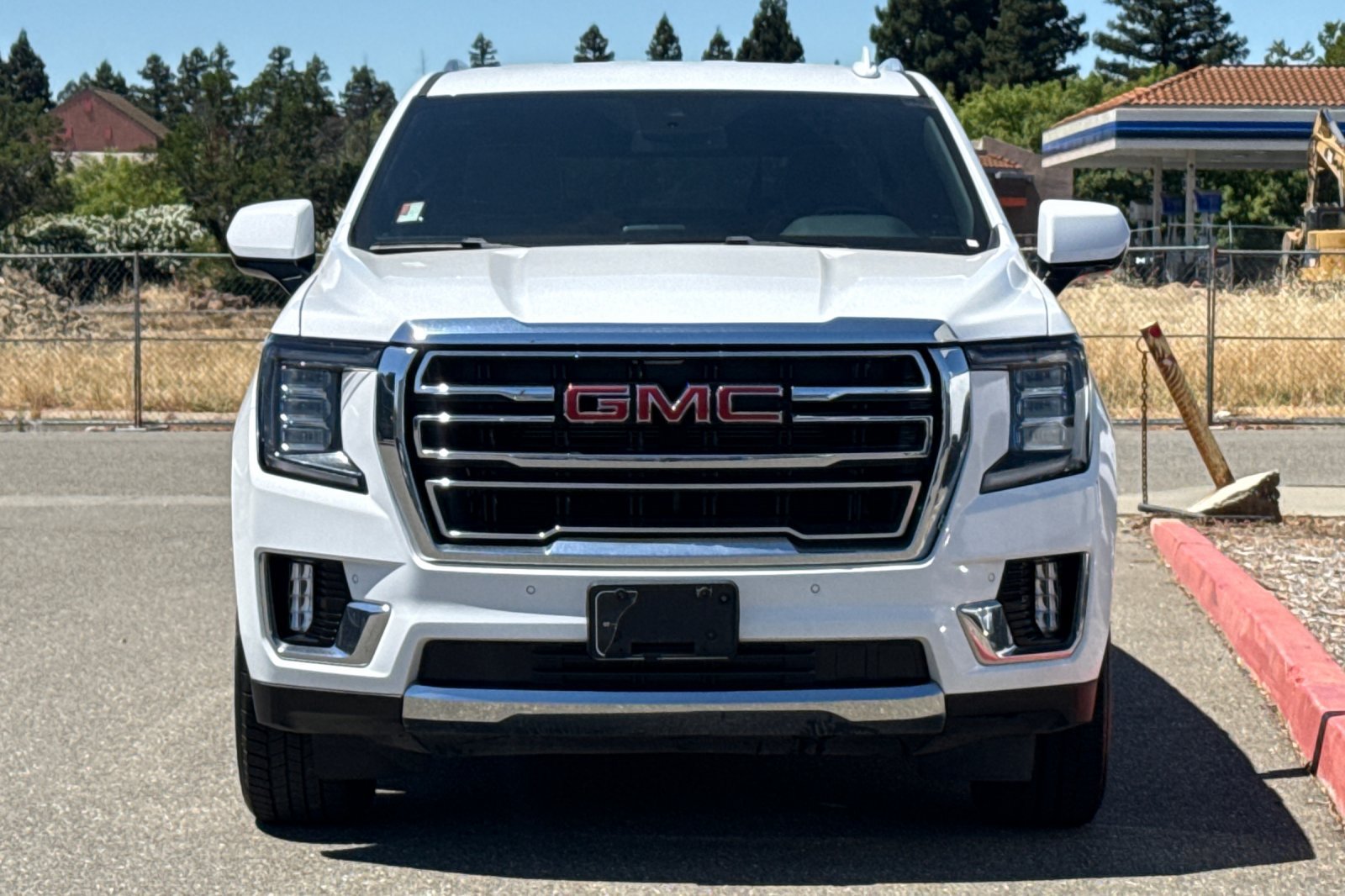 Used 2023 GMC Yukon XL SLT AWD/4WD image 10