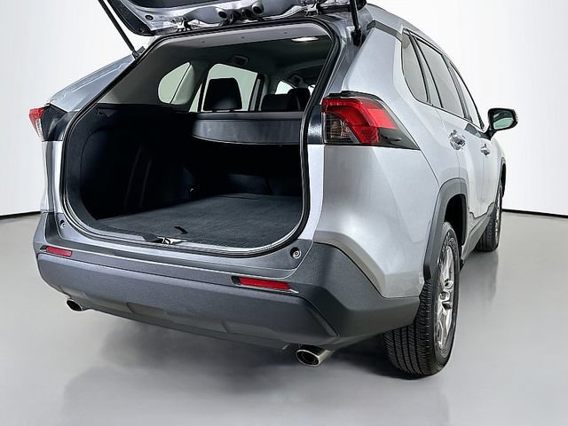 Used 2025 Toyota RAV4 XLE AWD/4WD image 25